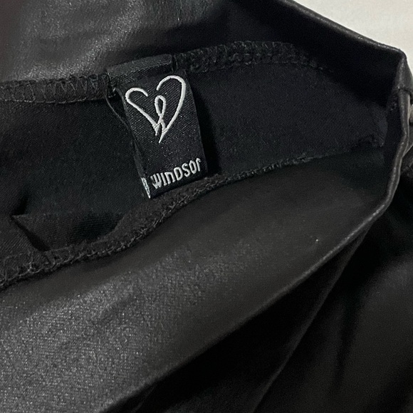 TEEN Windsor "Pleather" mini skirt SZ XL (Runs Small) - Picture 4 of 5